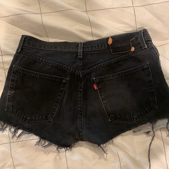 Levi high rise Jean short - Picture 3 of 3